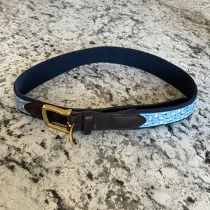 Vineyard vines belt